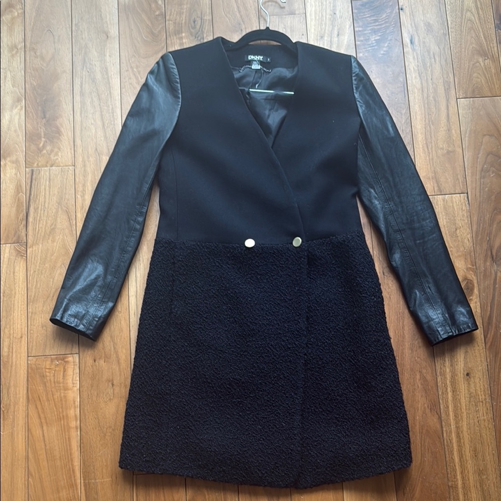 DKNY Elegant Black Wool Women's Coat with leather sleeves
